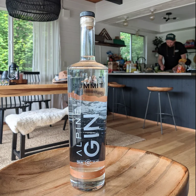 Long neck bottle with Gin custom label