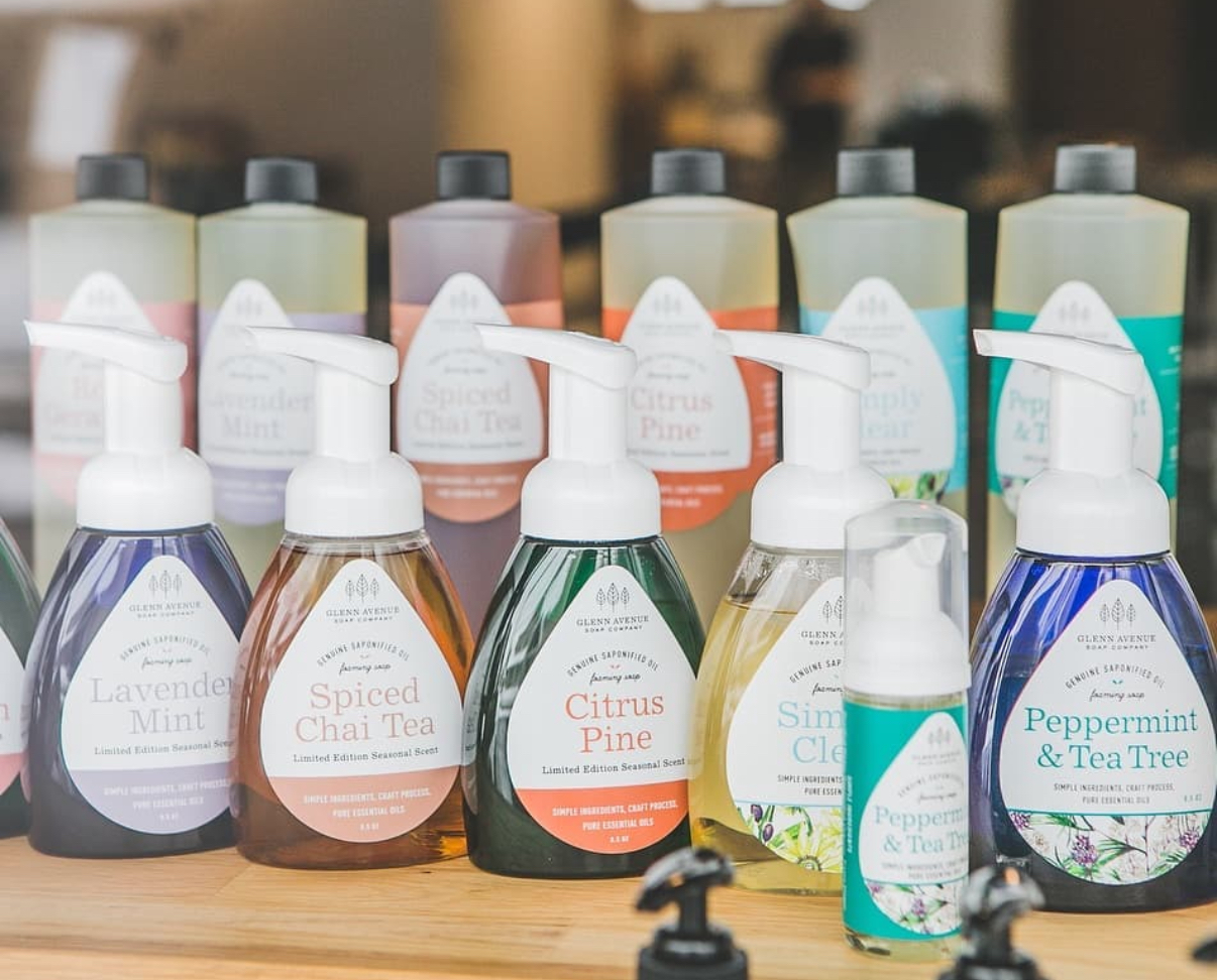 White Vinyl: An Ideal Option for Outdoor and Water-Resistant Product Labels